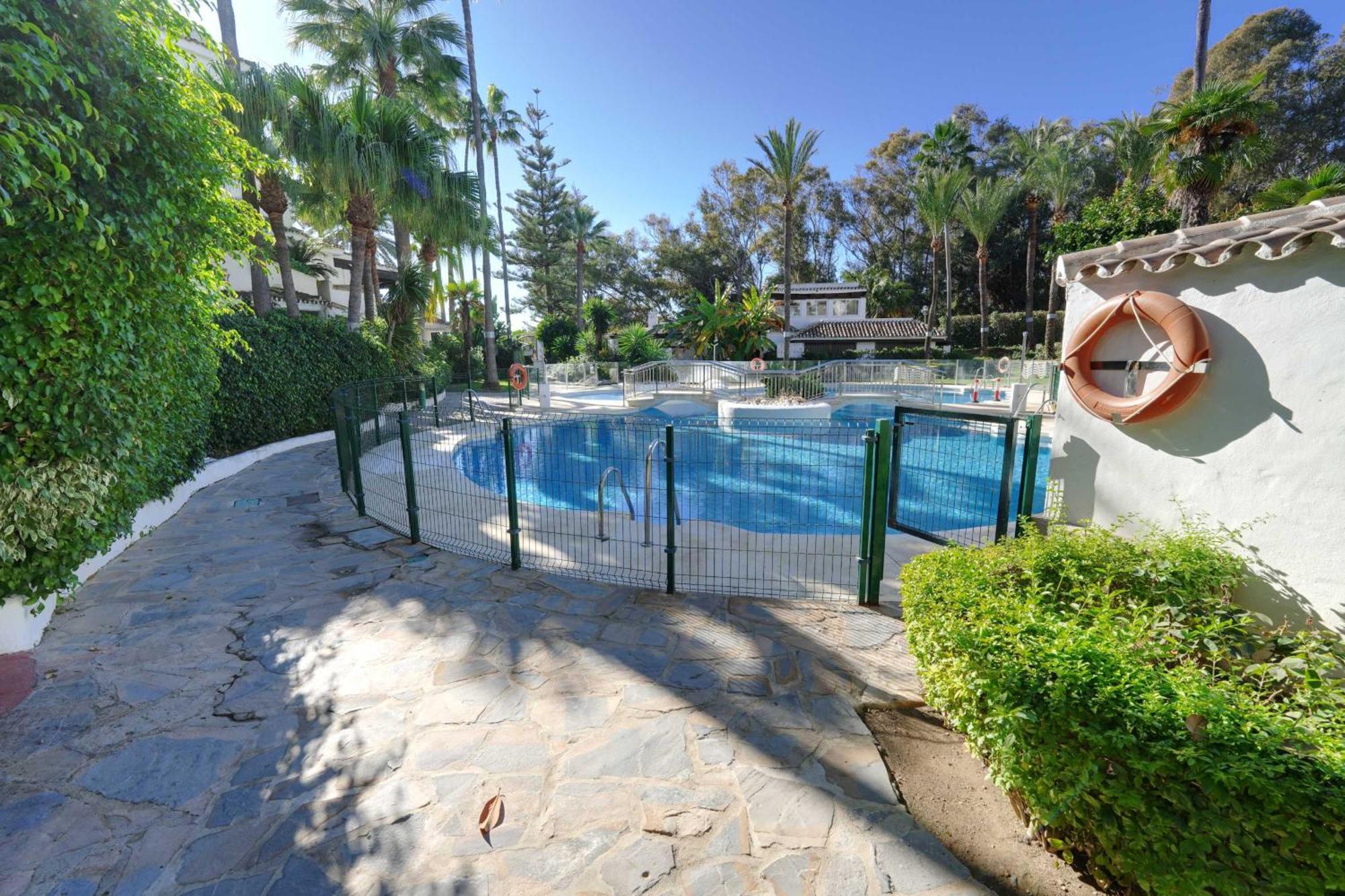 1104 First Line Beach Apartment Golden Beach Pool Marbella Ngoại thất bức ảnh